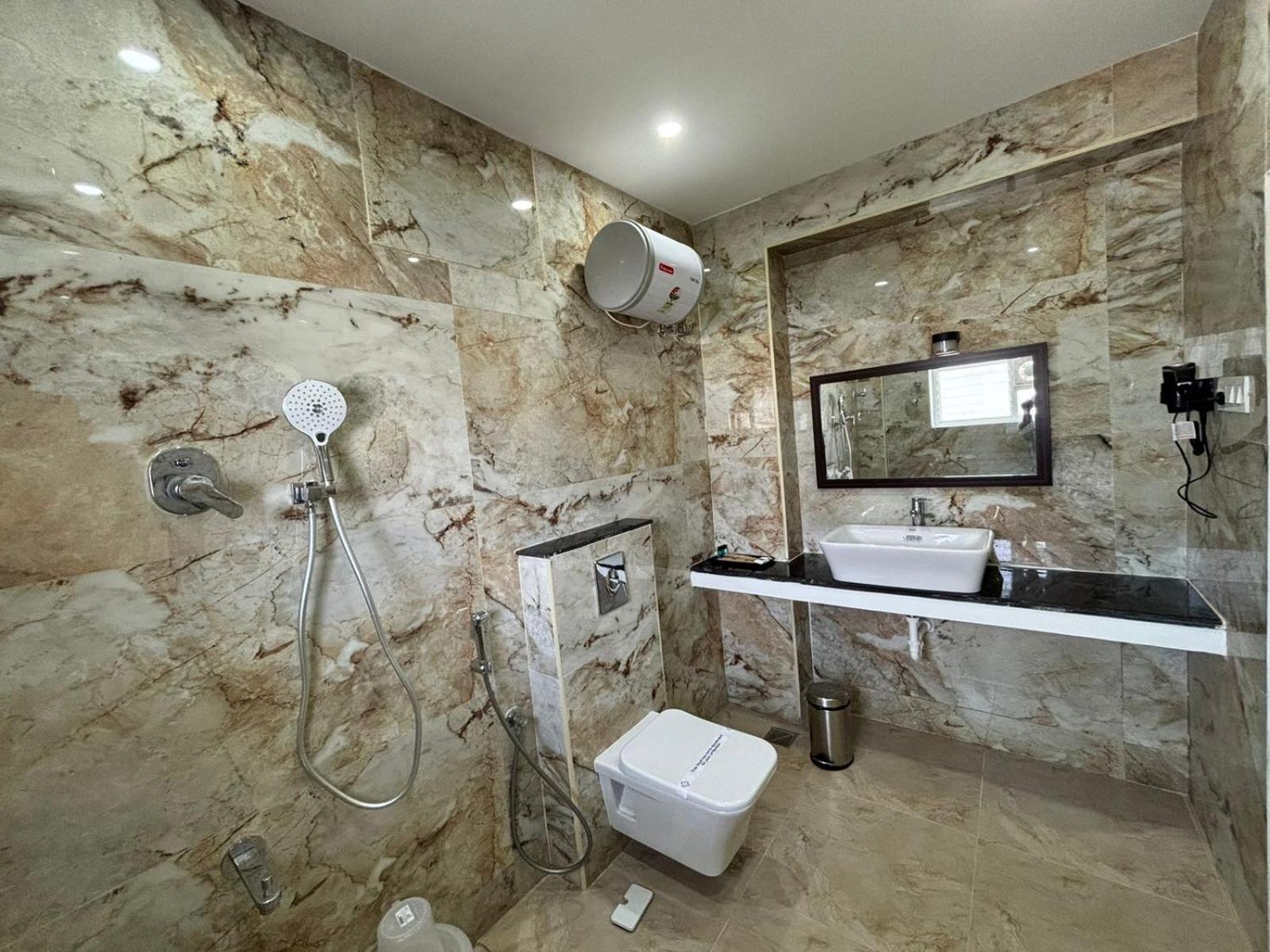 קוימבטור Forest Transit Hotel מראה חיצוני תמונה